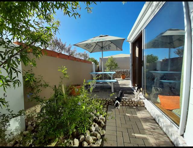 9 BEDROOM HOUSE FOR SALE IN COUNTRY CLUB